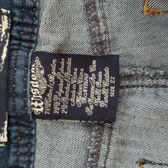 Women's Jeans - Picture 2 of 3